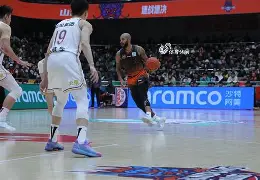 开云中国-赛后广厦男篮豪取连胜：荷甲节点到来，更衣室稳定，身体对抗强度拉满