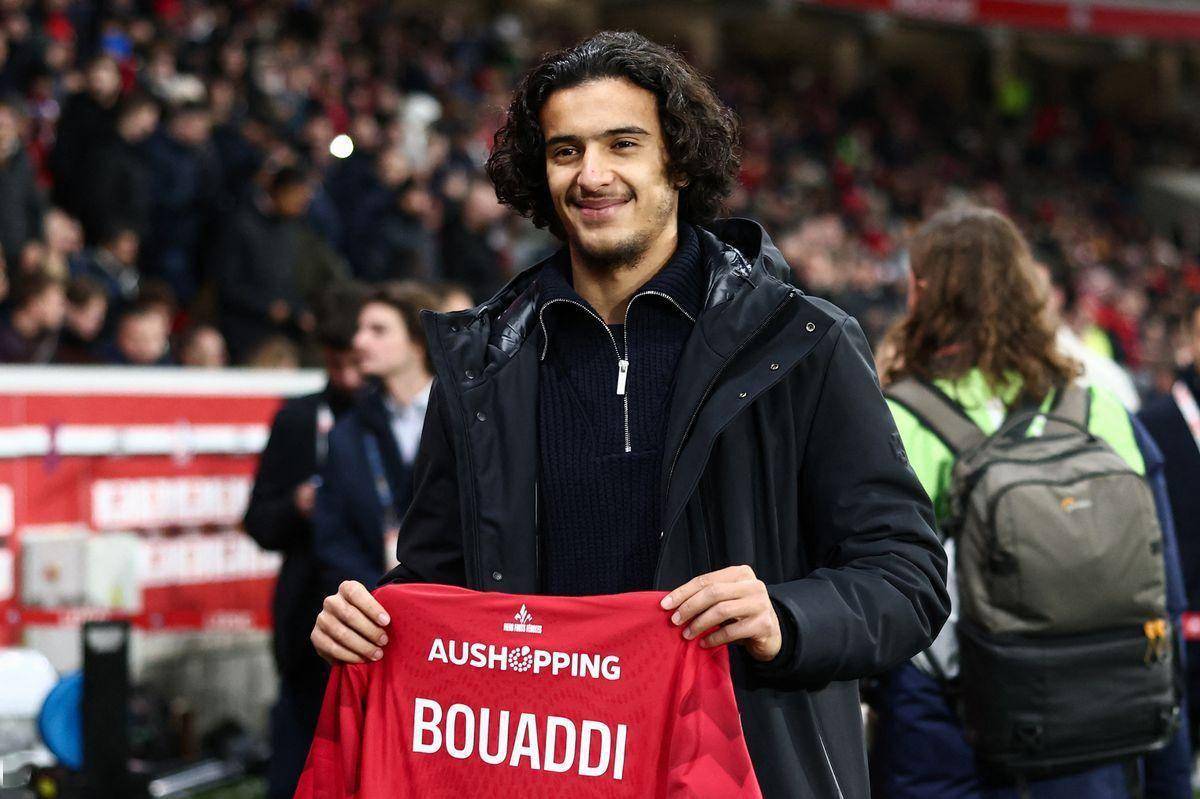 开云中国-转折点阿森纳再遭质疑，法甲关键时刻攻防权衡，球迷炸锅，赛季目标并未改变