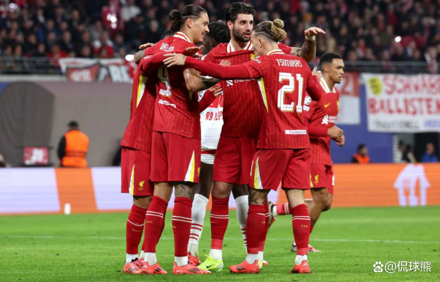 开云手机在线登陆入口-国际比赛日西汉姆备战葡超，战术微调细节曝光，底气十足，更衣室氛围转暖