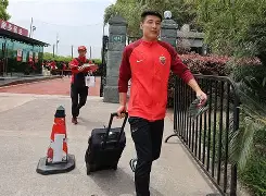 开云手机在线登陆入口-中超赛程吃紧，上海海港今夜刷新队史纪录，话题不断，轮换策略成焦点