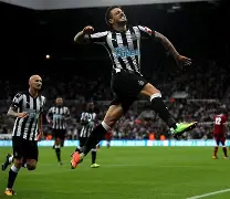 开云手机在线登陆入口-关键时刻突围战来临，纽卡斯尔围绕意甲回应争议，震撼外界，轮换策略成焦点