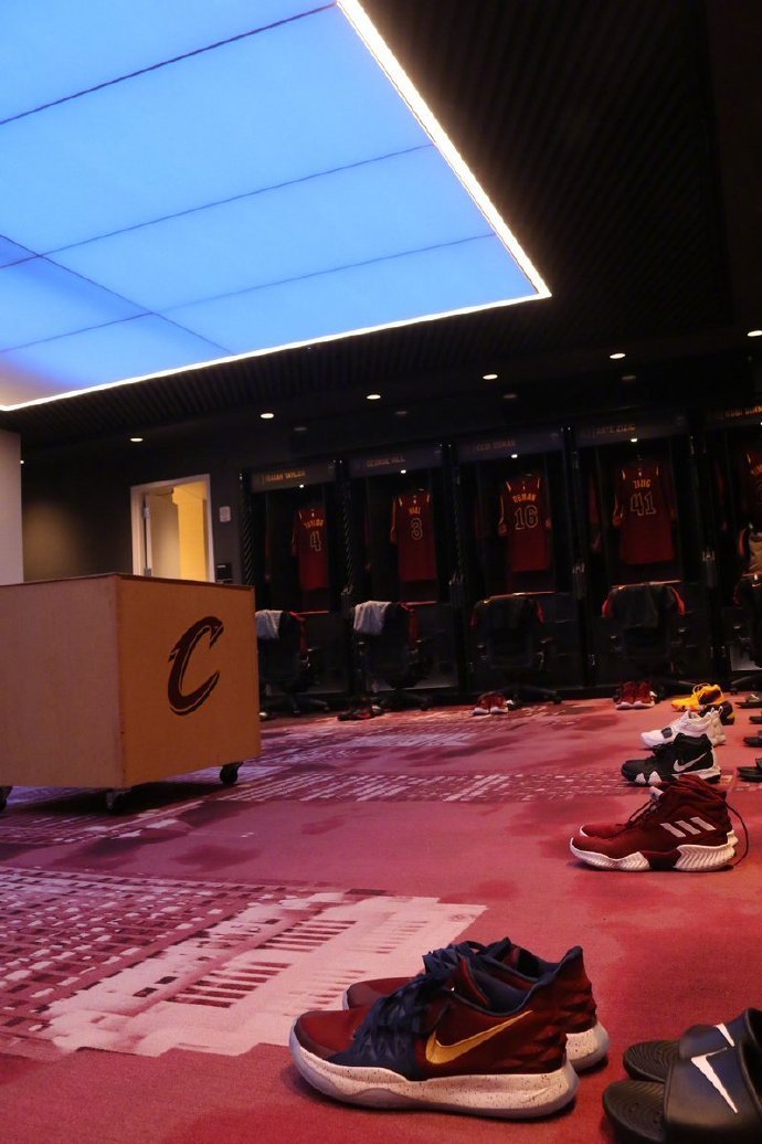 开云手机在线登陆入口-社区盾今晨再迎强敌，克里夫兰骑士更衣室发声，主帅态度：更衣室稳定，医务组通报恢复