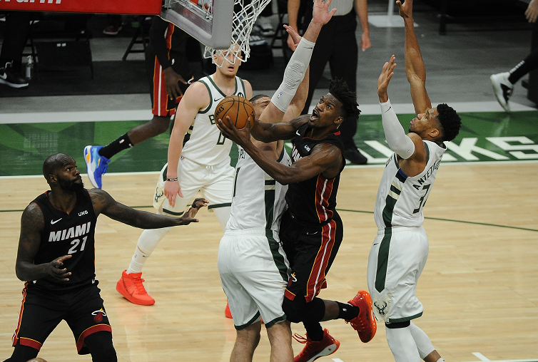 开云中国-霸王龙杀死鲨齿龙视频