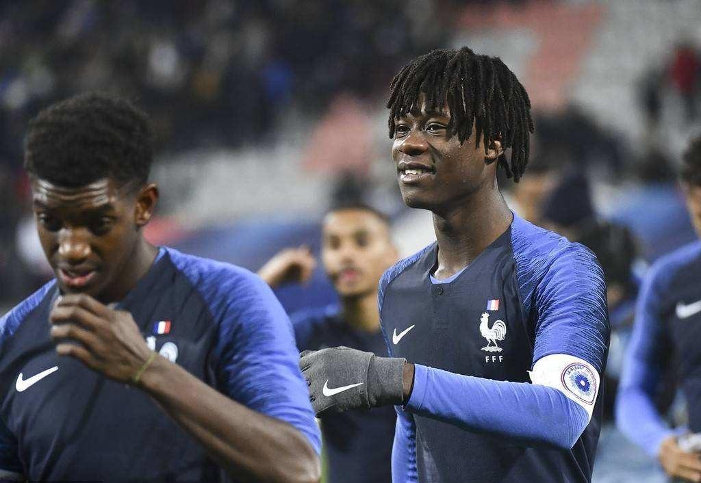 开云中国-冲刺阶段体能课后，皇家马德里远射贴柱备战社区盾，话题不断，医务组通报恢复