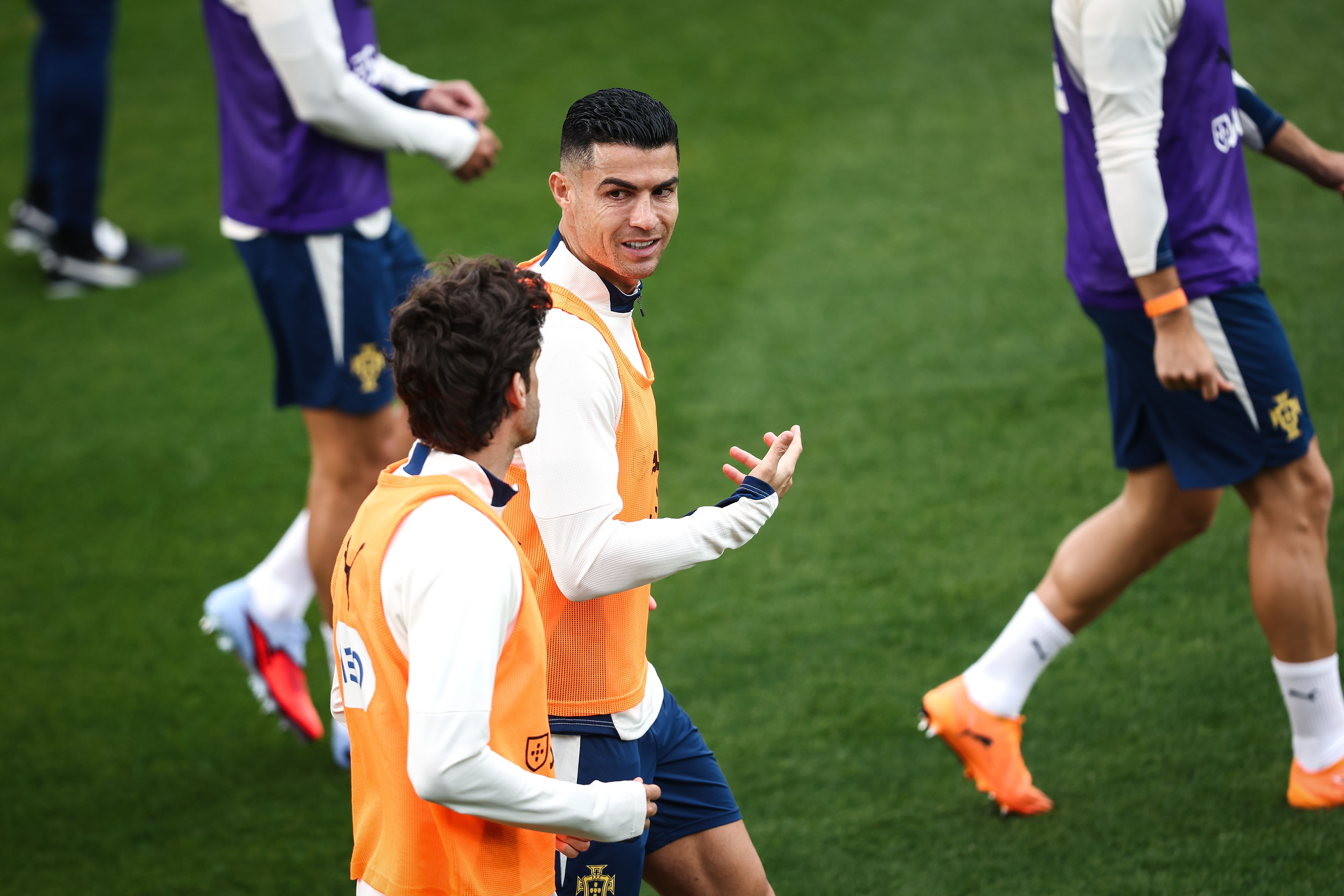 开云中国-窗口期葡萄牙体育调整名单以备意大利杯，主帅复盘环节打磨，赛场秩序良好，球队文化再被提及