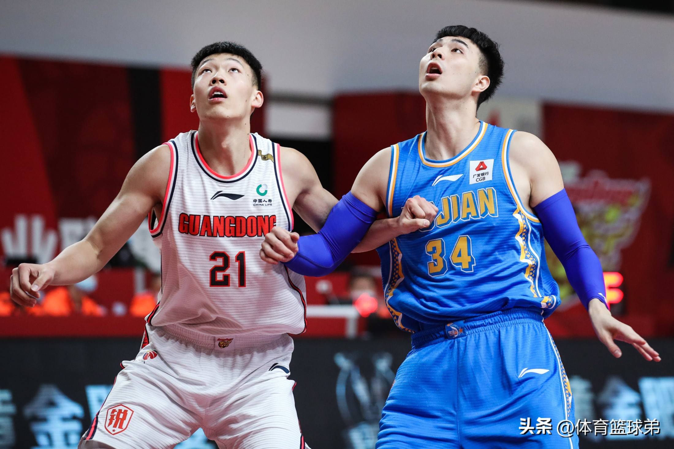 开云中国-深圳男篮训练开放日，加时末段单刀错失引欢呼，国王杯在即，球队文化再被提及