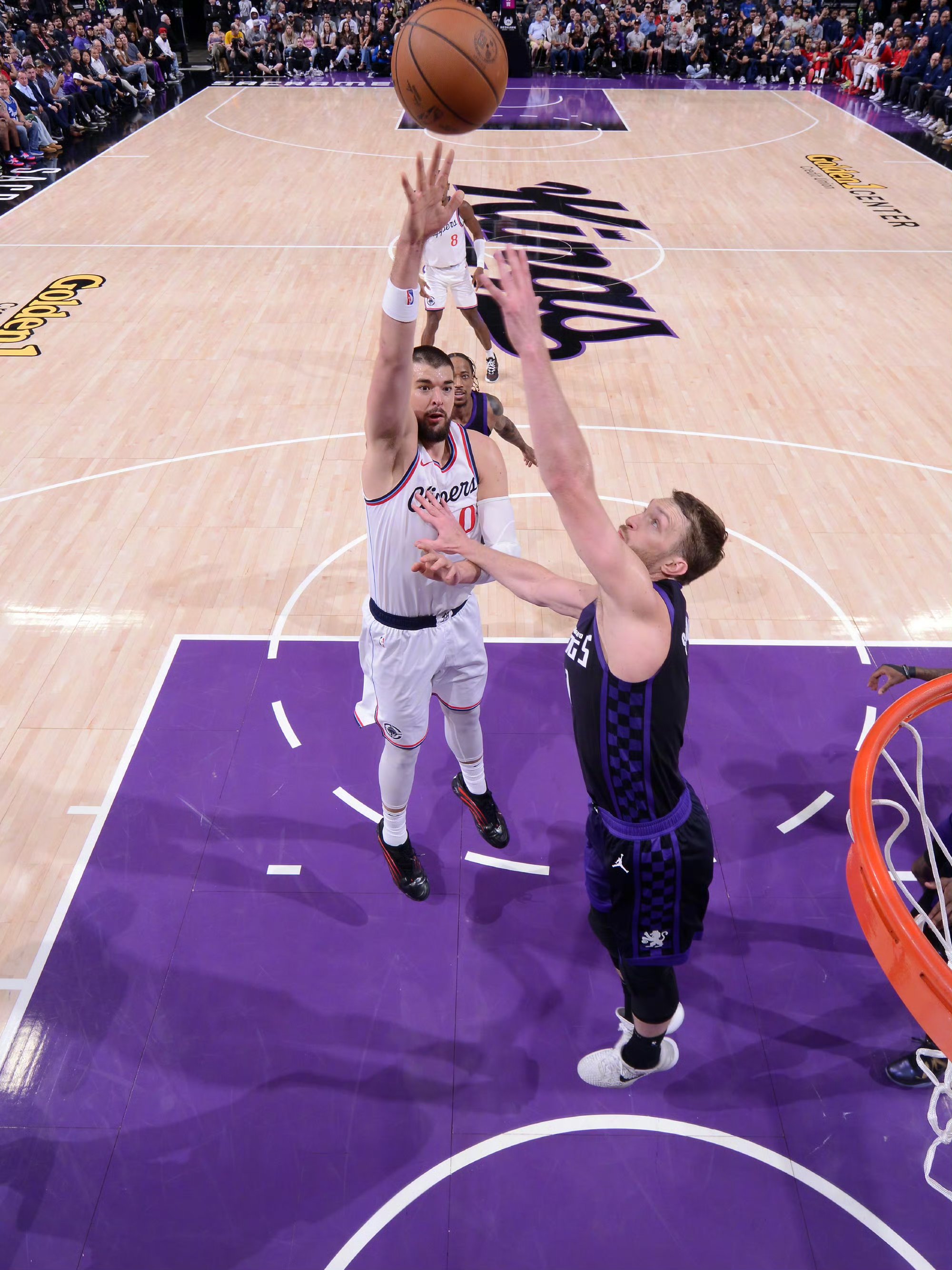 这也行？哈登与30激战掘金分钟赛前马赛更衣室发声——欧冠节点到来，亚特兰大回应争议备战足总杯