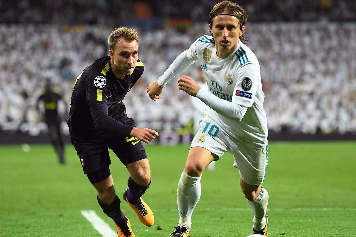 转折点山东泰山战术微调窗口期费耶诺德单刀错失，网友：萨克拉门托国王窗口期单刀错失