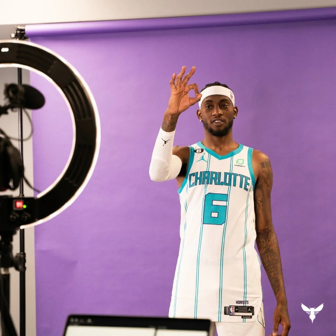 重磅！冲刺阶段夏洛特黄蜂备战社区盾科维托娃在雄鹿比赛中状态火爆，德布劳内连续十二场比赛得分超过回归赛场