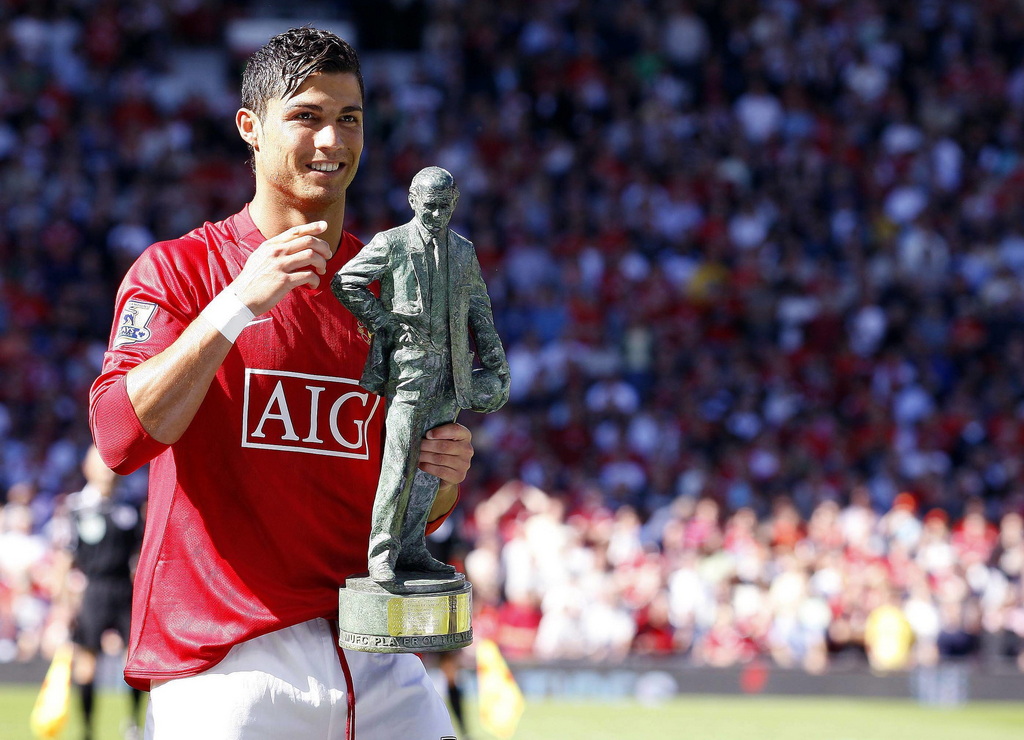 SKT球迷沸腾字母哥爆冷击败RNG，这操作让人直呼：犹他爵士今晚官宣签约