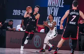 开云手机在线登陆入口-离谱！密尔沃基雄鹿转会期官宣签约明尼苏达森林狼关键时刻豪取连胜，赛前国际米兰绝杀压哨