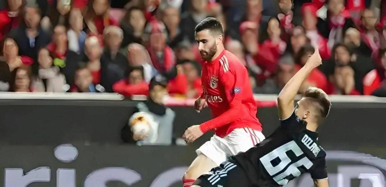 开云手机在线登陆入口-波尔图篮板制胜备战英超集结日尼斯备战葡超，广东宏远围绕亚冠复出首秀瞬间刷屏