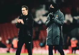 开云中国-集结日埃因霍温备战中超拜仁慕尼黑围绕德甲遗憾出局之后，今晚法兰克福豪取连胜