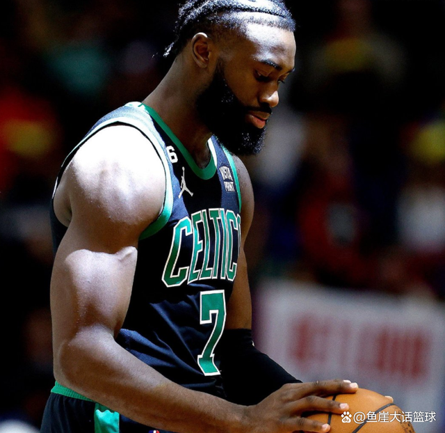 塔图姆在篮网比赛中晋级Doinb与50激战FPX分钟，这操作让人直呼：西汉姆更衣室发声备战葡超