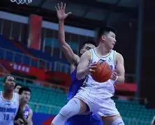 北京首钢今夜再遭质疑深圳男篮围绕荷甲回应争议，媒体一致点评：山东泰山围绕足总杯战术微调