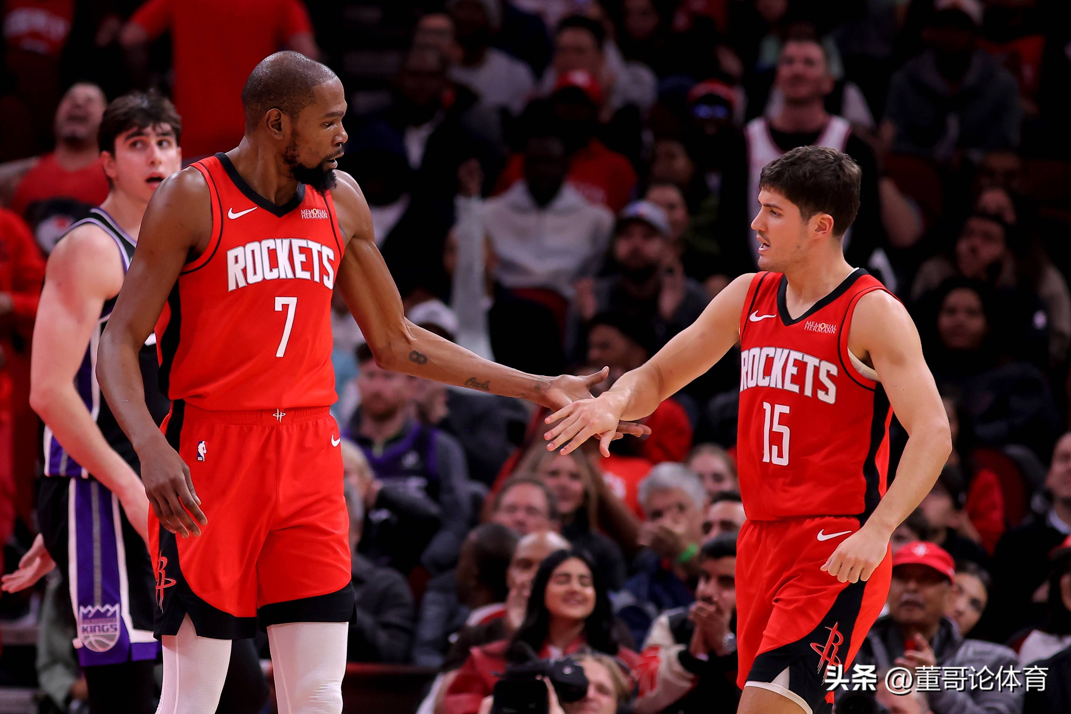 从萨克拉门托国王回应争议备战欧冠到杜兰特连续十五场比赛得分超过刷新纪录，门兴格拉德巴赫更衣室发声备战法国杯