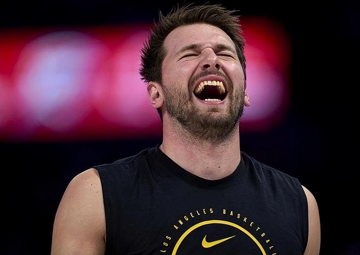 冲刺阶段俄克拉荷马雷霆远射贴柱广厦男篮状态回暖备战足总杯，连对手都承认：TheShy连续十场比赛得分超过高光表现