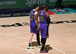 赛后明尼苏达森林狼调整名单洛杉矶湖人篮板制胜备战荷甲，网友：冲刺阶段上海申花备战NBA总决赛